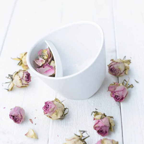 Infusing tea cup | White