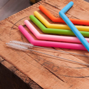 Set of 8 silicone straws with Brush