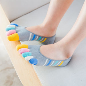 Pair of playful socks with toes | Grey