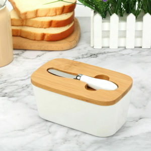 Clever ceramic butter box with knife