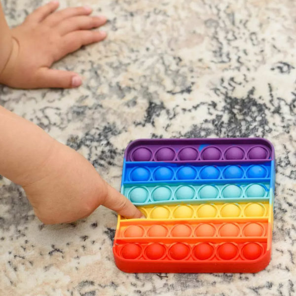 Jeu multifonction éducatif “Pop” en silicone carré | ALPHABET