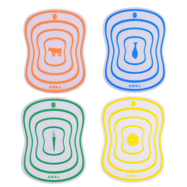 Set of 4 flexible and colorful cutting mats